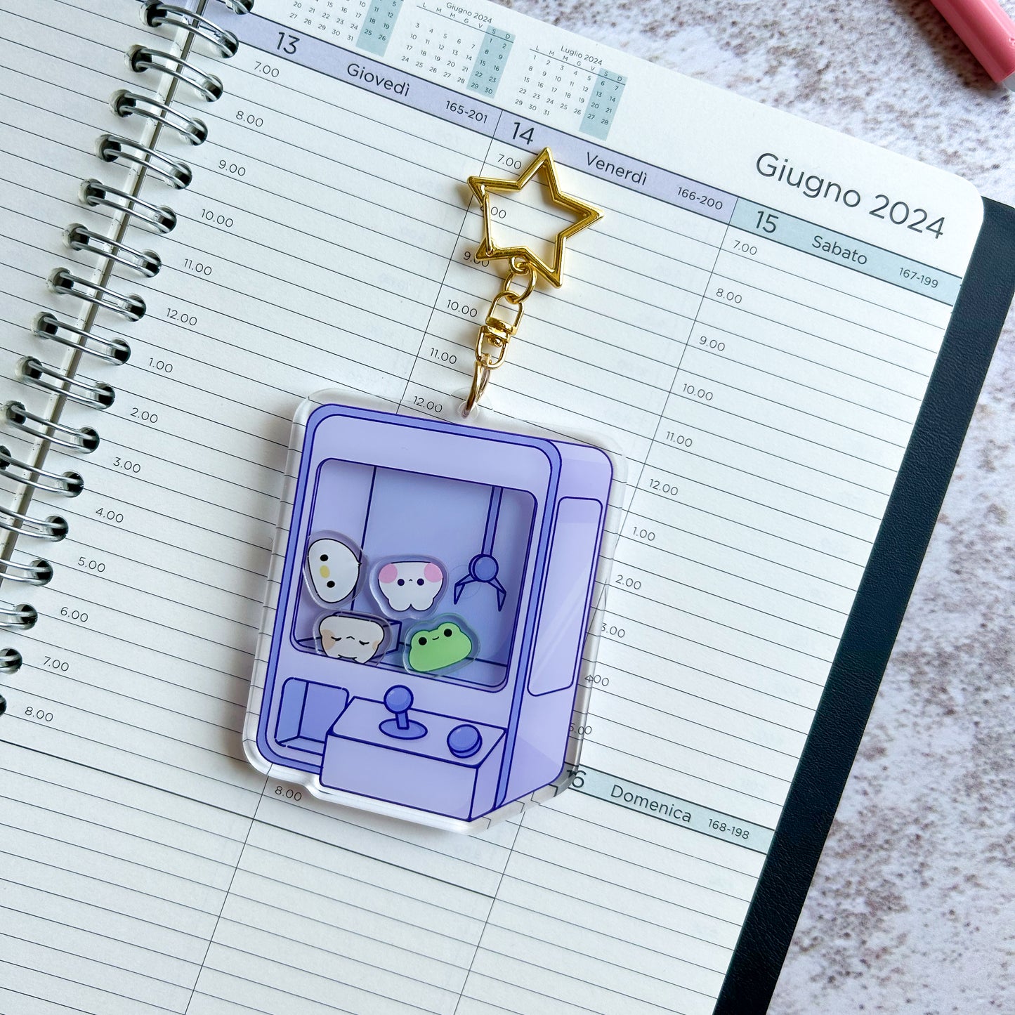 Claw machine shaker keychain | acrylic keychain
