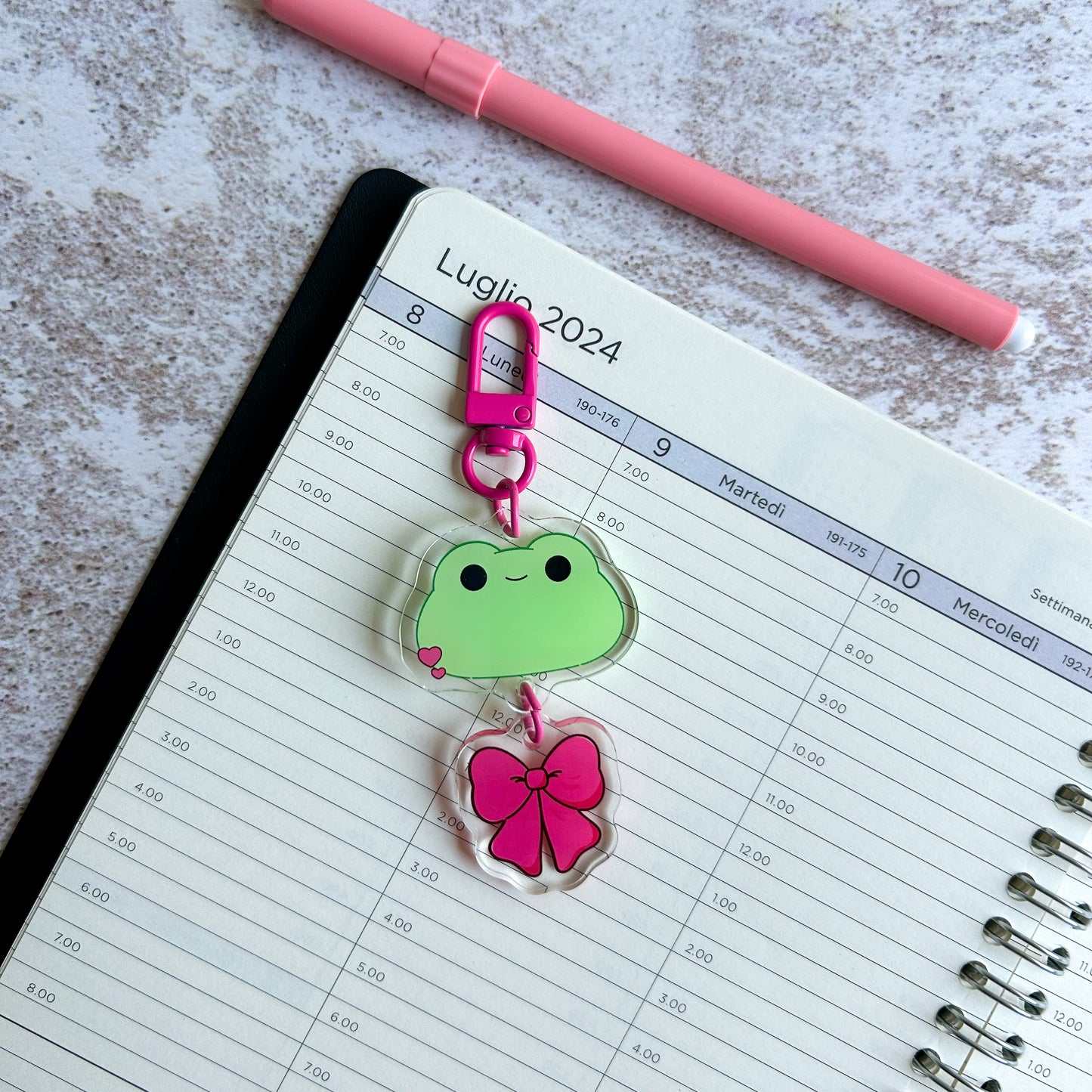 Frog acrylic keychain - bow | linked charms keychain